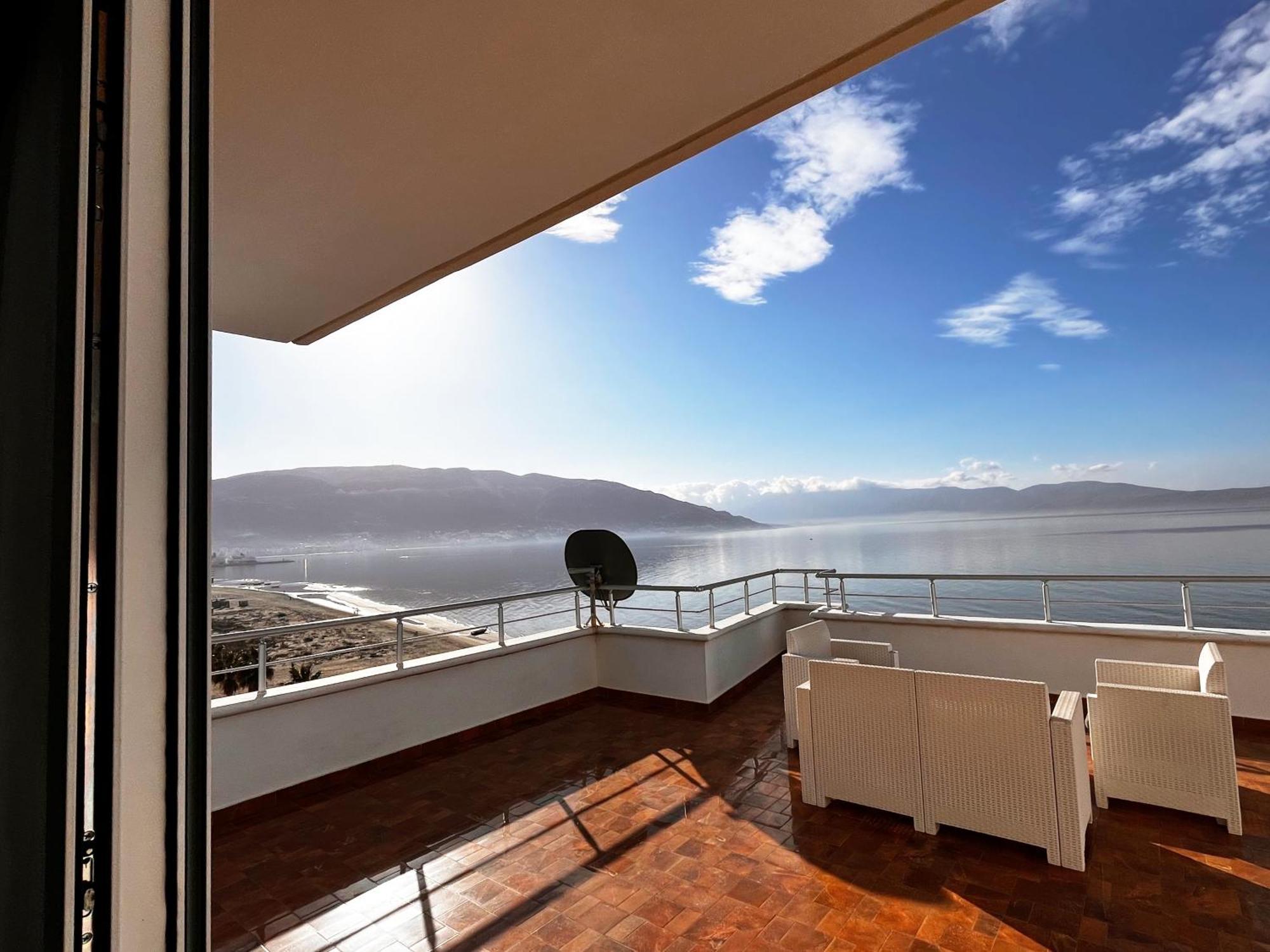 Sky & Sea Viewing Apartment Vlorë Exterior foto